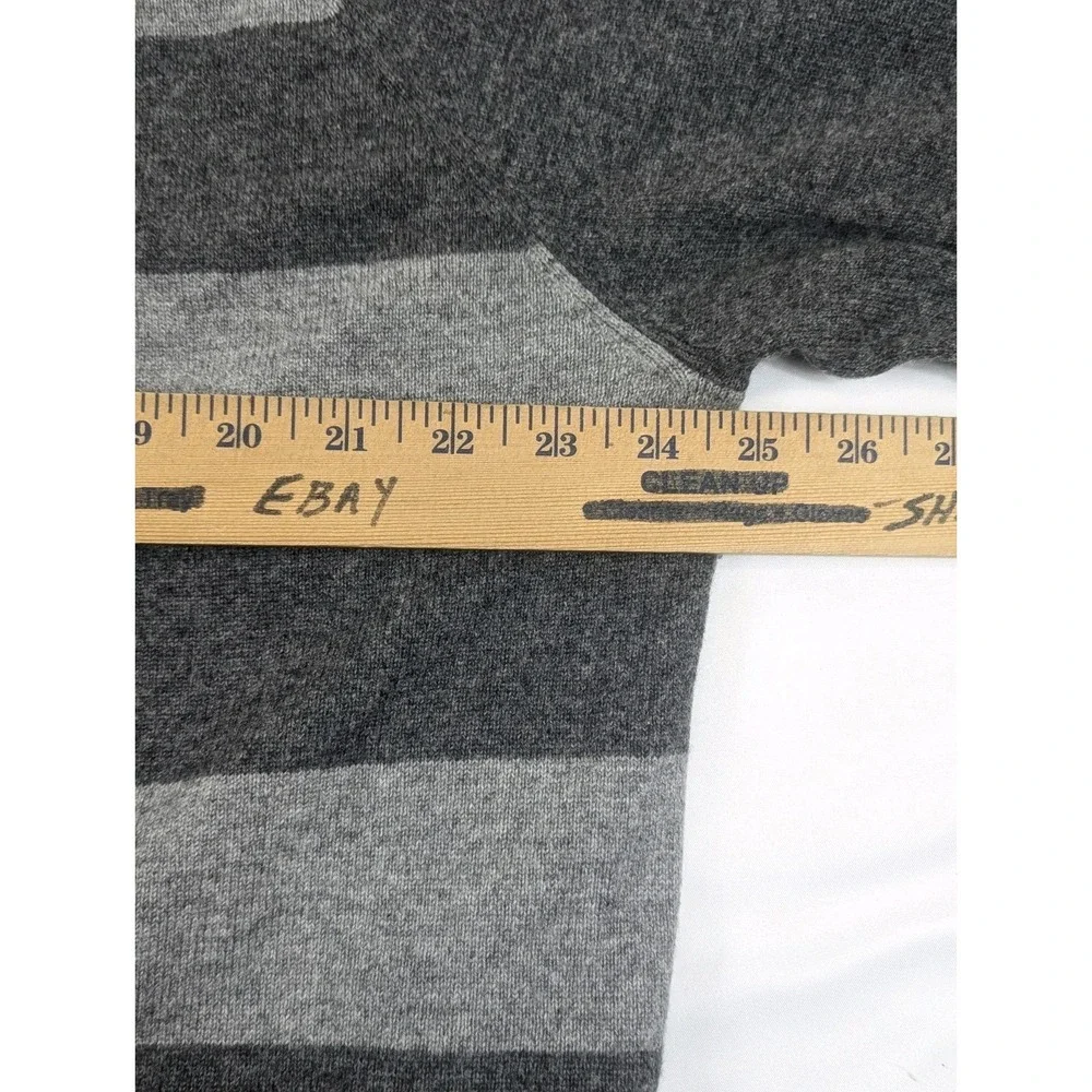 Neiman Marcus Cashmere V Neck Sweater Mens XXL Gray Striped Winter